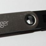 Аппаратный кошелек для криптовалюты Ledger Wallet Nano S